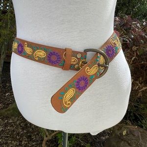Lucky Brand leather floral belt- sz M- purple flowers- paisley -brass buckle